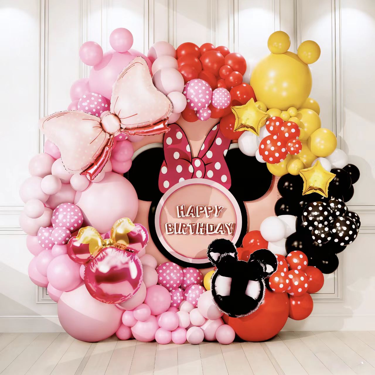 Gerbang Belon Mickey dan Minnie
